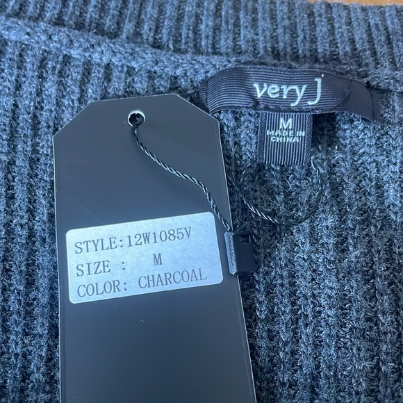 NWT very J women’s oversized charcoal sweater w/open shoulders 3/4 sleeves M - Picture 6 of 6